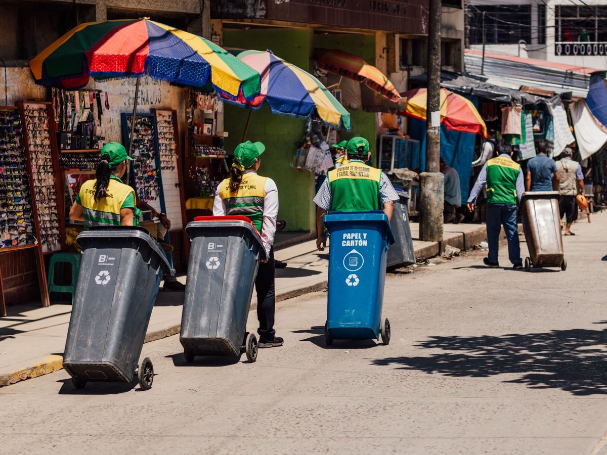 Contenedores de papel y cartón para reciclaje